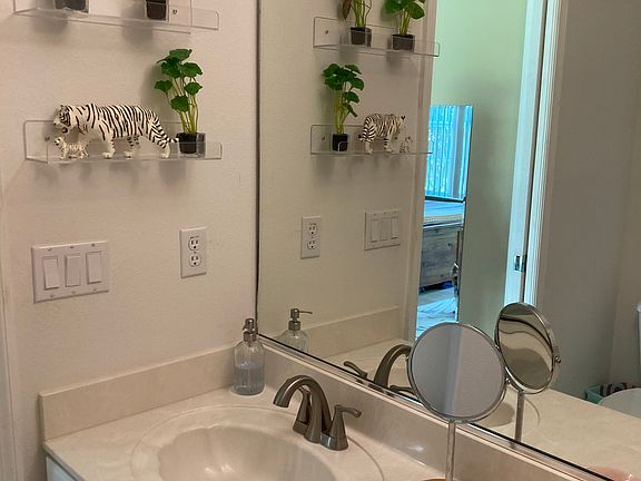 4th image of 100 Palm Harbor Pkwy APT 10