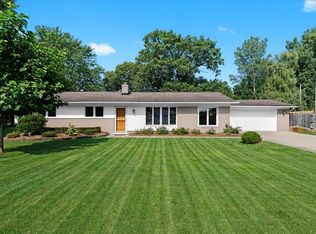 6115 Borowy Dr, Commerce Township, MI 48382