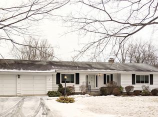 11 Morewood Dr, Pittsfield, MA 01201