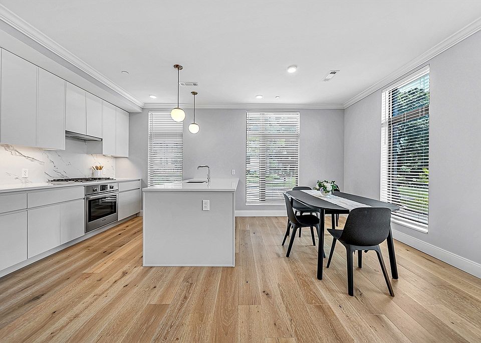1st image of 191 Washington St #318