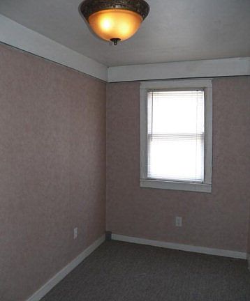 5th image of 301 Bare Ave