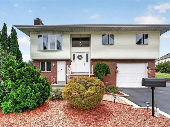 4 Evans St, Johnston, RI 02919