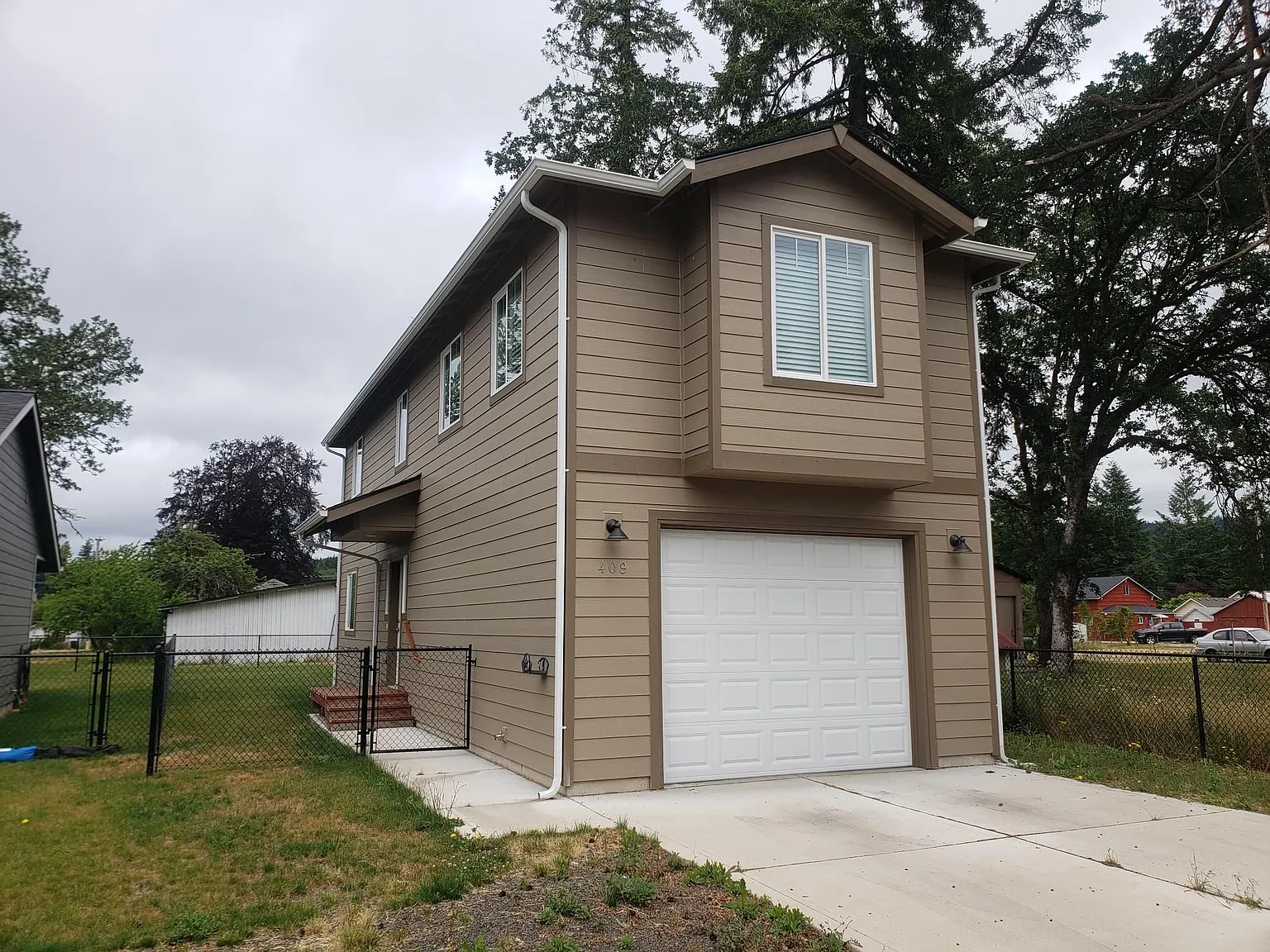 2 bed, 1216 sqft, $1,850 — Photo 1