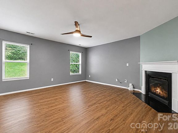 4th image of 9423 Swallow Tail Ln