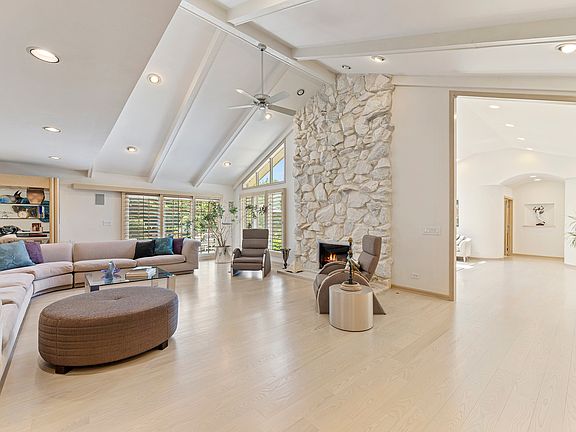 5th image of 2372 Tennyson Ln