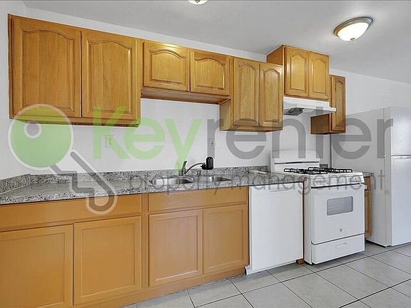 2nd image of 4806 Yosemite Ave #A