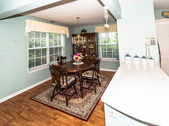 3rd image of 1088 Washington Grn