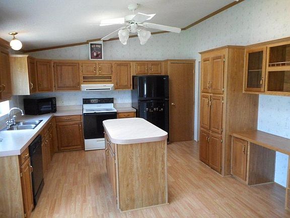4th image of 79 Casey Dr