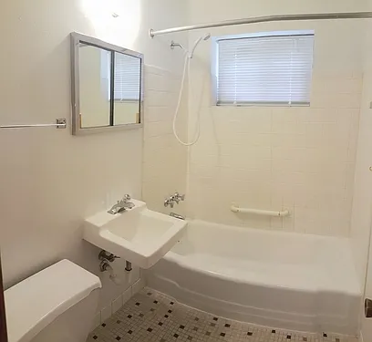 617 E Homer St #1 — Photo 8