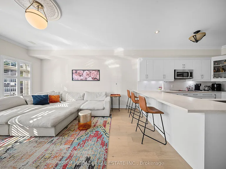 95 Kerr St W #2 — Photo 9