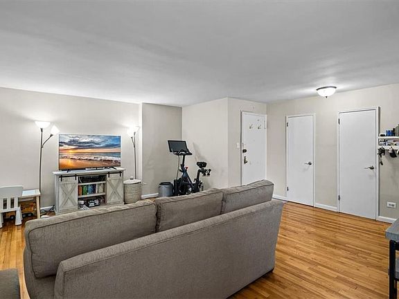 3rd image of 133 Beach 120th St APT 1G