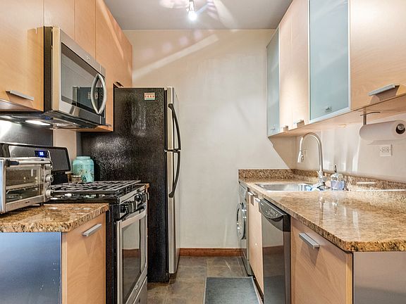 5th image of 5400 S Harper Ave Unit 404