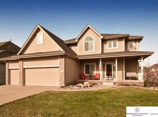 12104 S 48th St, Papillion, NE 68133