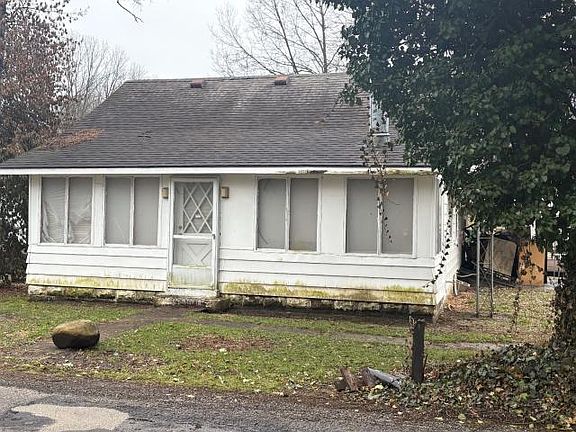 3rd image of 8528 Meeker Rd