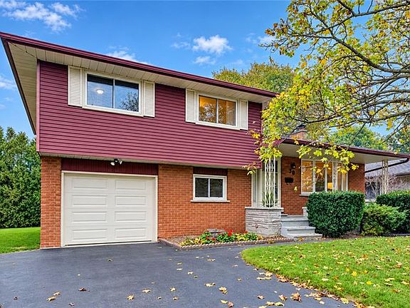 2nd image of 30 Hampton Pl
