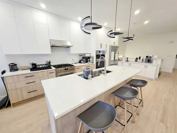 5201 Oakmount Cres #20, Burnaby, BC V5H 4S8