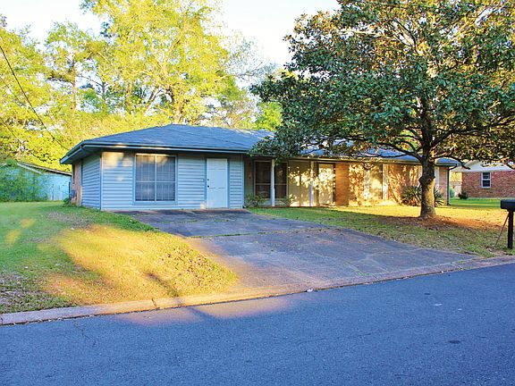 2nd image of 716 Louisiana St