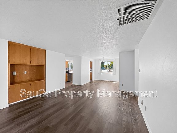 5th image of 1002 S Flax Plant Rd