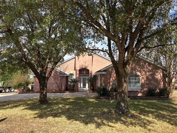 13998 Shoreline Dr, Willis, TX 77318