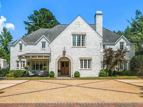 11 W Montcrest Dr, Mountain Brk, AL 35213