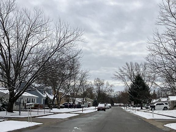 4th image of 752 Holiday Dr