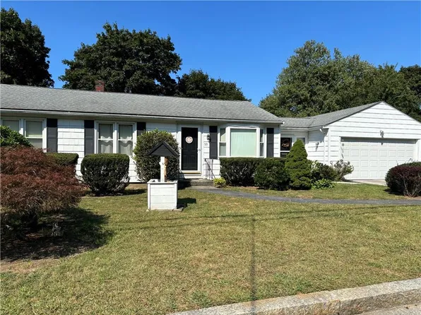 99 Annette Ave, Woonsocket, RI 02895