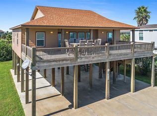 2019 Vista Dr, Crystal Beach, TX 77650