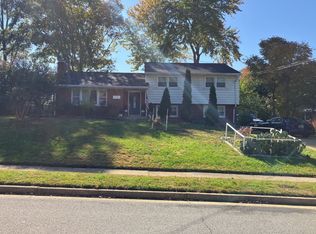 8109 Carrick Ln, Springfield, VA 22151