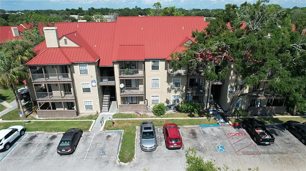 1 bed, 1.0 bath, 674 sqft, $1,330 — Photo 1