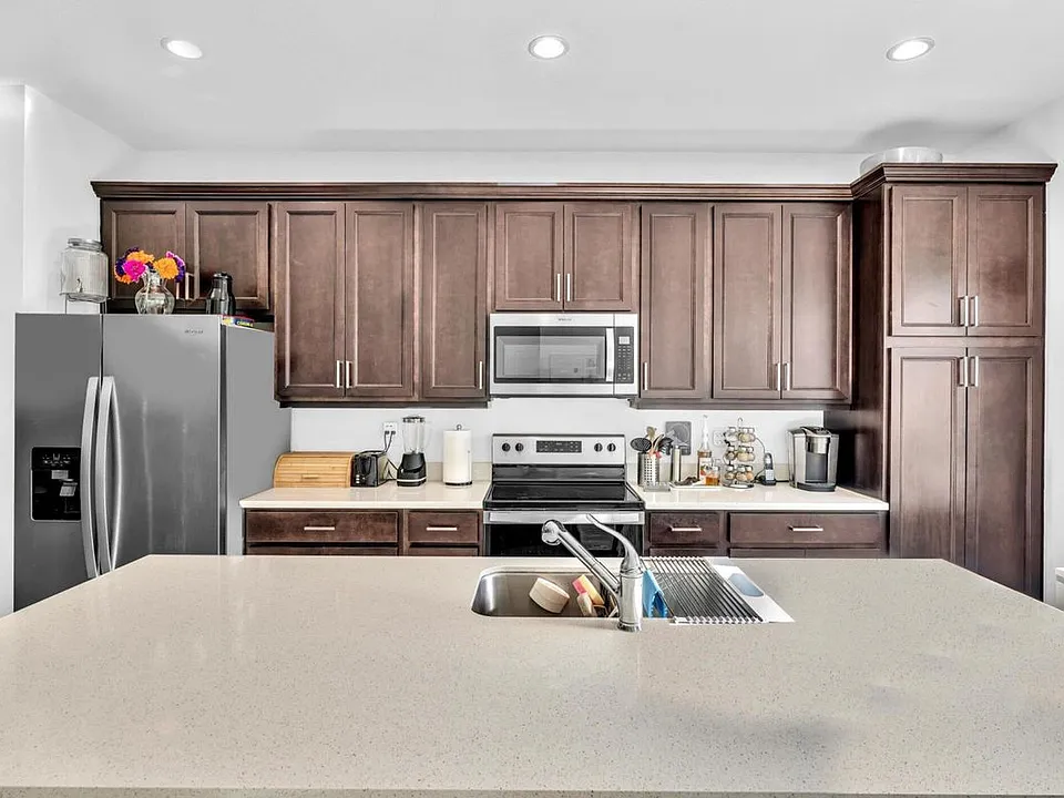 556 Sanderling Cir