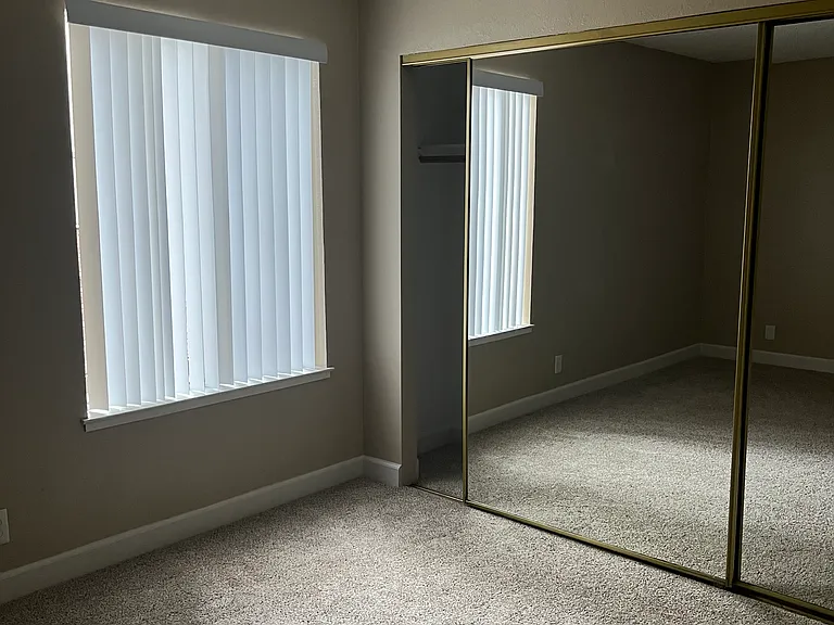 Sierra Woods Apartments — Photo 27