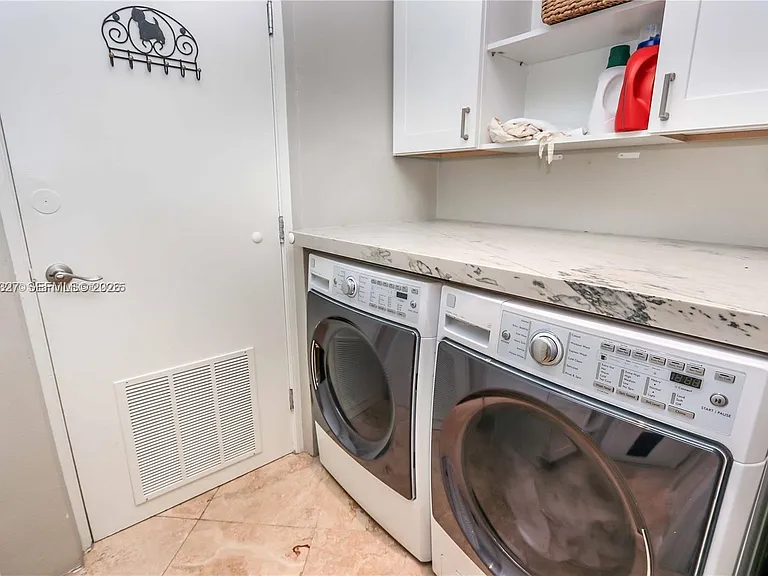 1147 Buchanan St — Photo 31