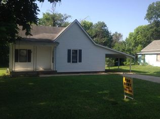 812 E Jefferson St, Clinton, MO 64735