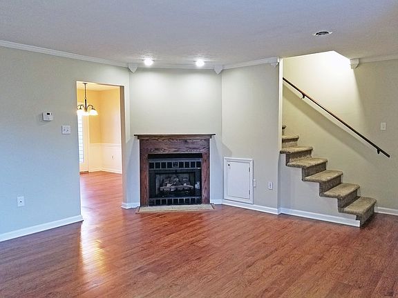 3rd image of 941 Maiden St APT 5