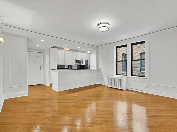 226 E 70th St, New York, NY