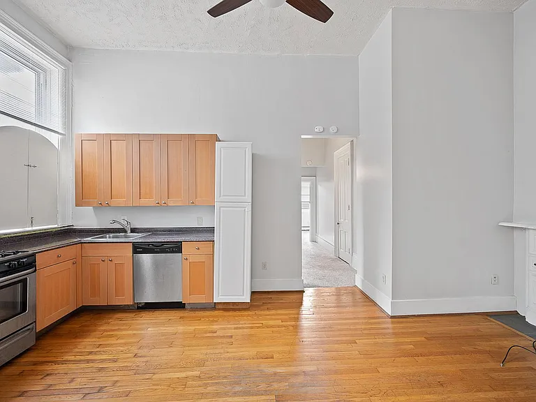 2419 Vine St #1 — Photo 4