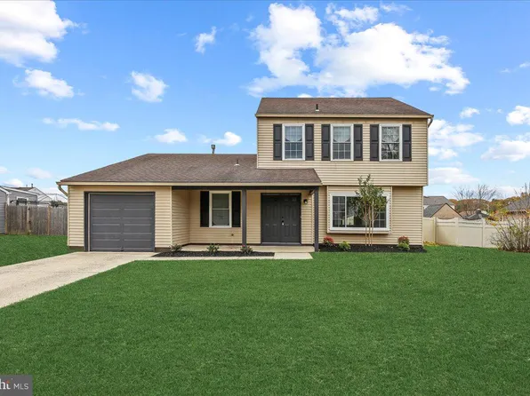 19 Intrepid Dr, Sewell, NJ 08080