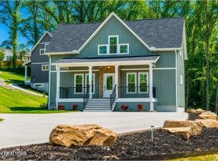158 California Ave, Oak Ridge, TN 37830