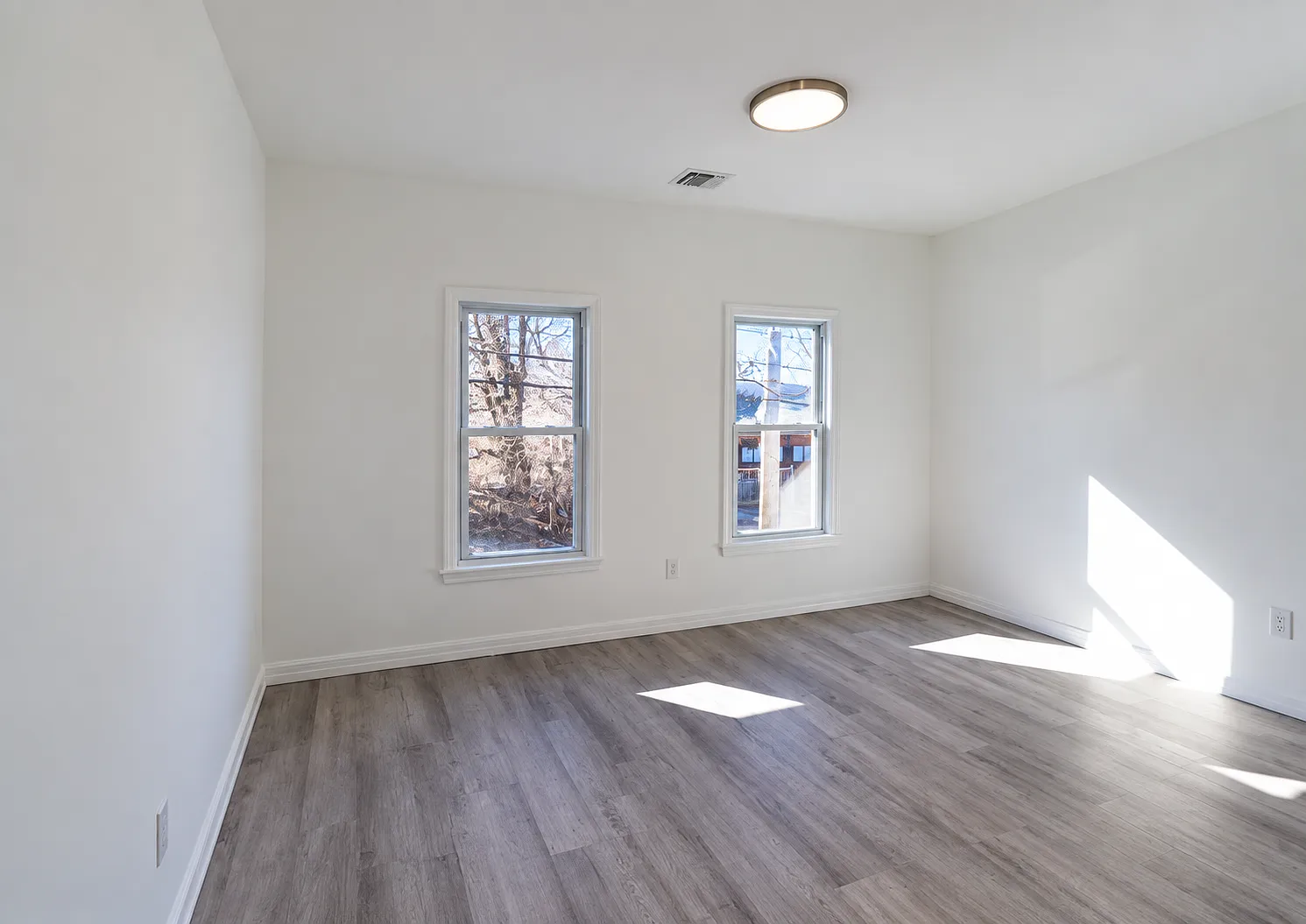 3 bed, 1000 sqft, $1,850 — Photo 4