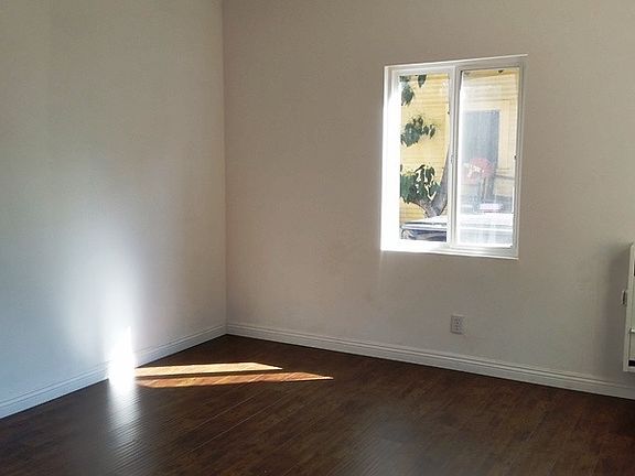 5th image of 819 N Gage Ave