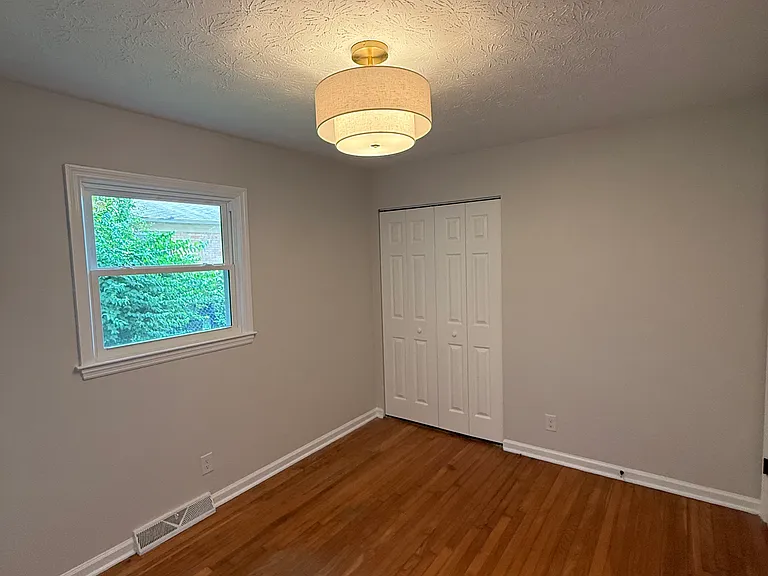 3514 Lansdowne Dr #B — Photo 12
