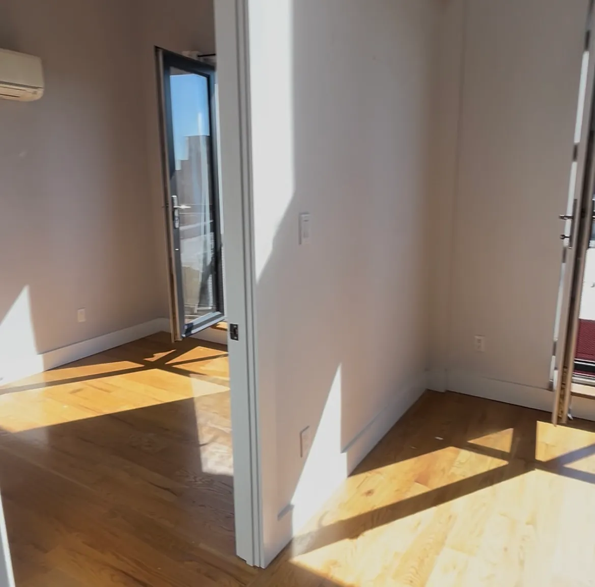 310 Saint Nichlas Avenue — Photo 4