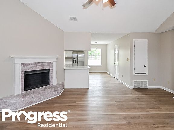 3rd image of 4470 Shadow Hollow Dr