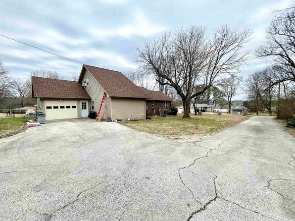 215 North St, Salem, AR 72576