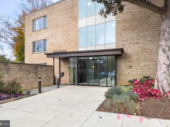 2755 Ordway St NW APT 104, Washington, DC 20008