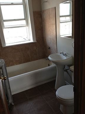 4th image of 1615 W 81st St