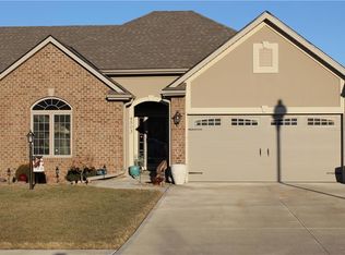 4503 Stonebridge Dr W, Saint Joseph, MO 64505