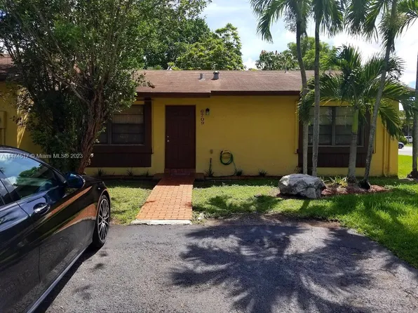 6709 SW 147th Ct, Miami, FL 33193