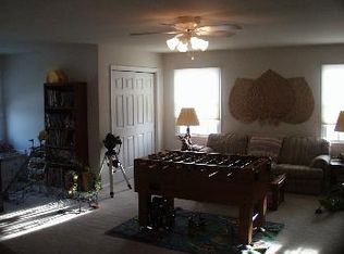 12 Edward Dr, Flemington, NJ 08822