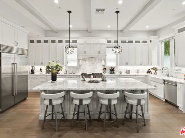 592 30th St, Manhattan Beach, CA 90266